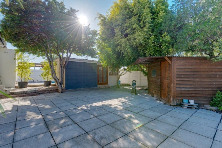 3 Bedroom Property for Sale in Table View Western Cape